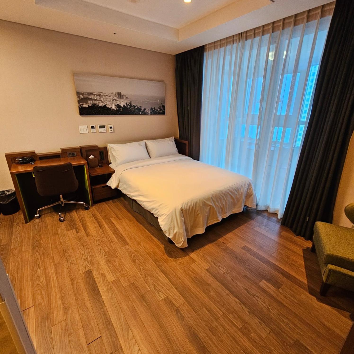 W Residence Hotel Пусан Экстерьер фото