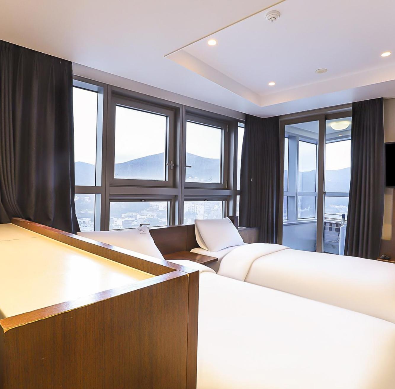 W Residence Hotel Пусан Экстерьер фото