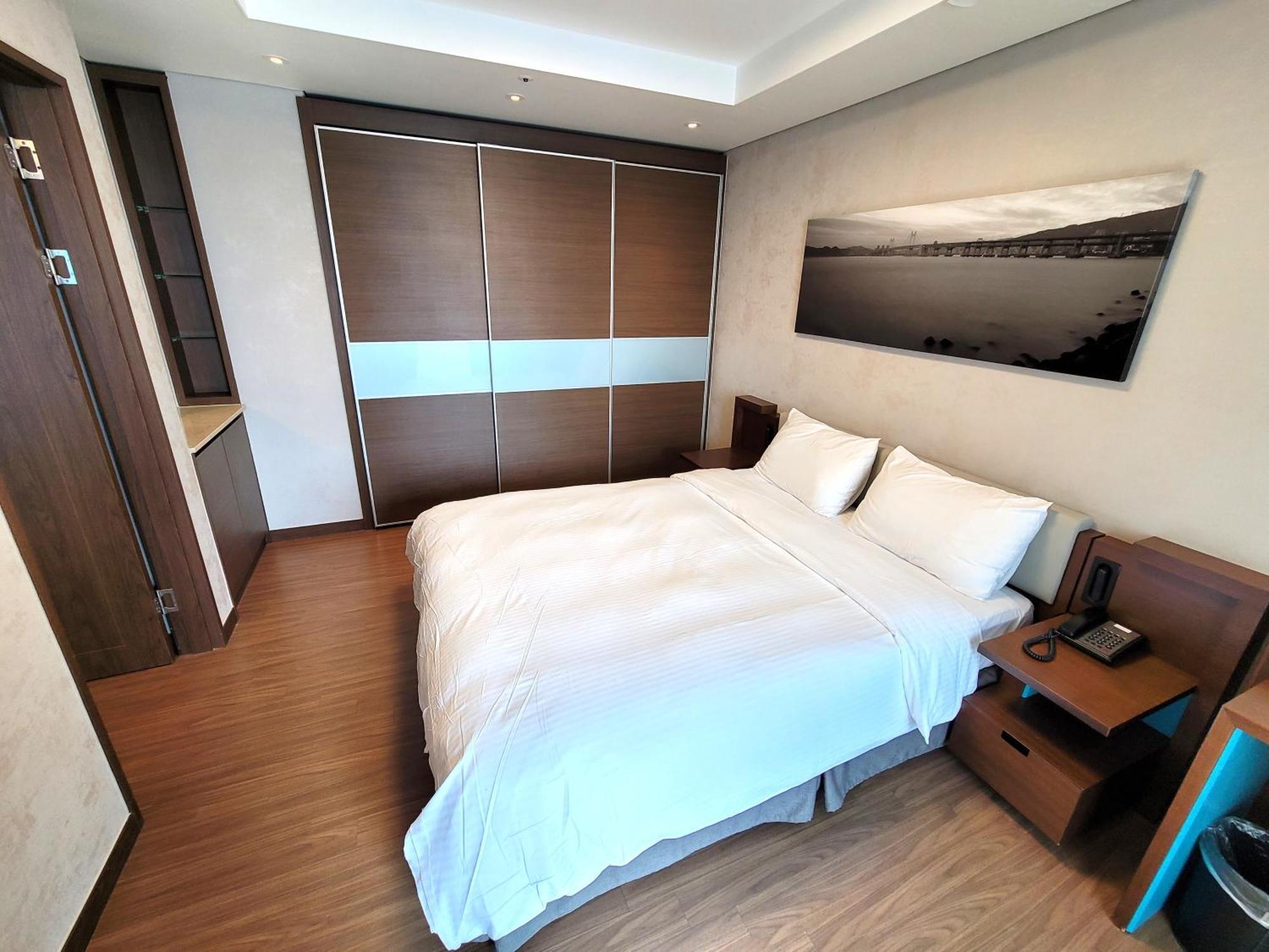 W Residence Hotel Пусан Экстерьер фото