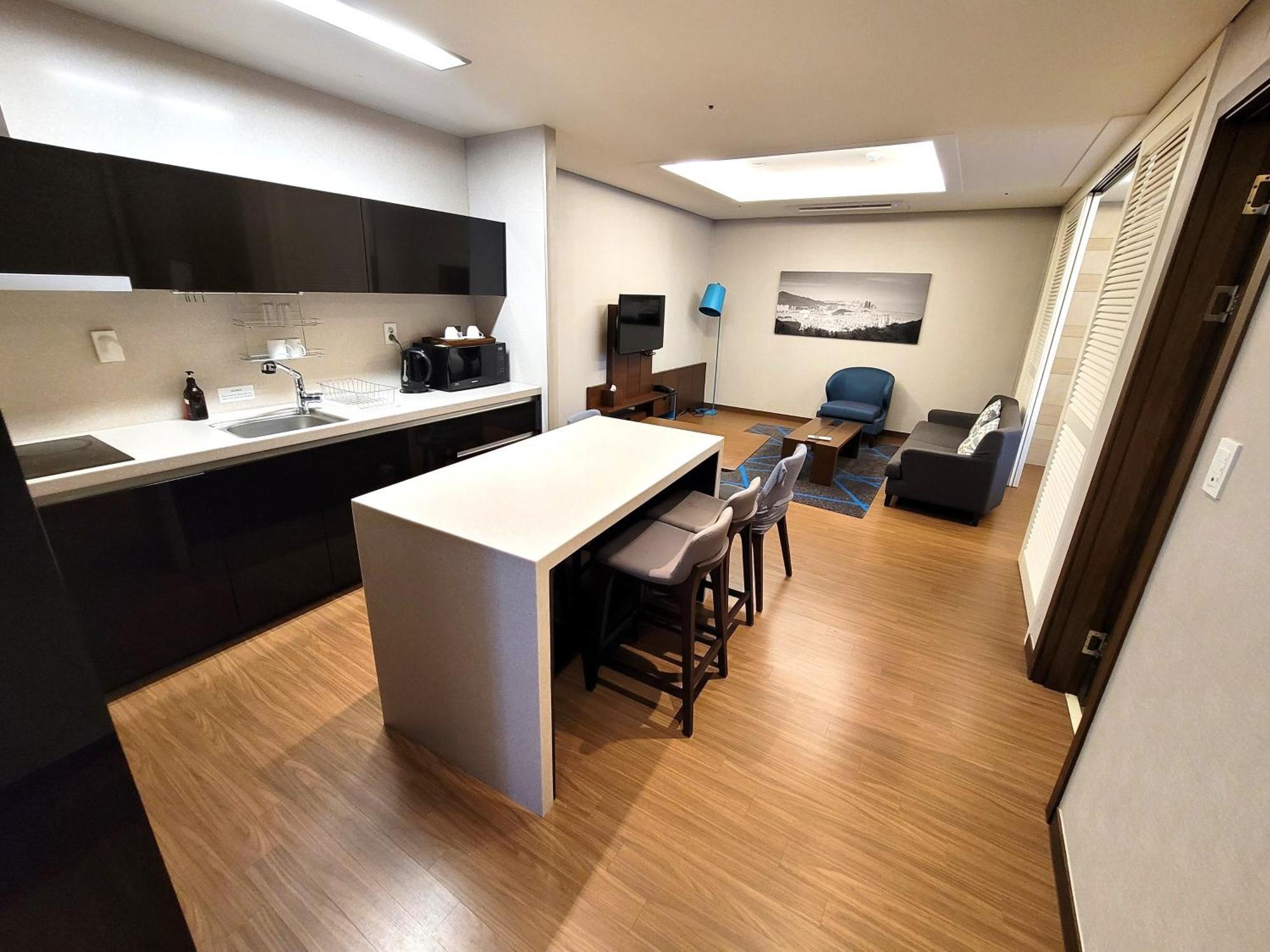 W Residence Hotel Пусан Экстерьер фото